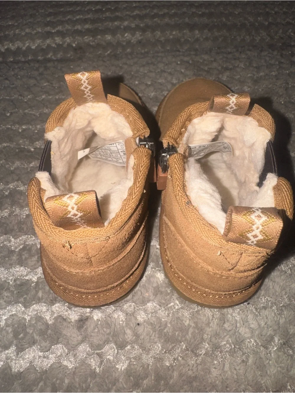 UGG Kids Chestnut Suede Fur-Lined Zip Booties